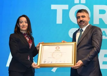Yıldırım Belediye Başkanı Oktay Yılmaz mazbatasını aldı