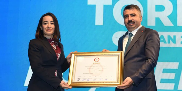 Yıldırım Belediye Başkanı Oktay Yılmaz mazbatasını aldı