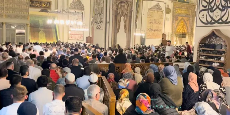 Kadir Gecesi’nde Ulu Camii doldu taştı