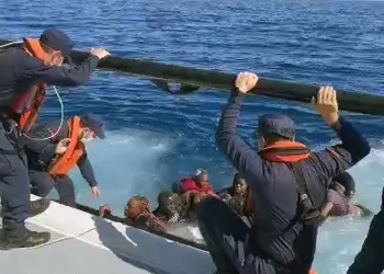 Yunanistan’ın geri ittiği can salı battı