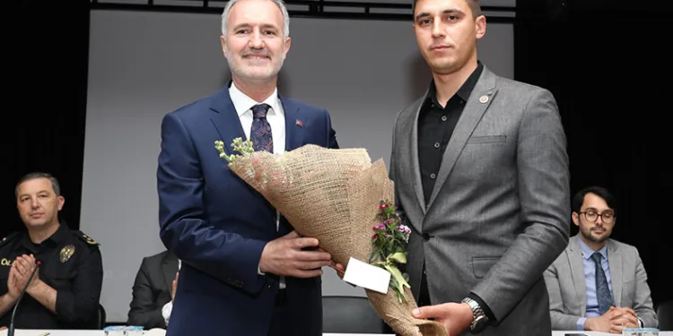 İnegöl’de muhtarlarla yeni dönemin ilk toplantısı yapıldı