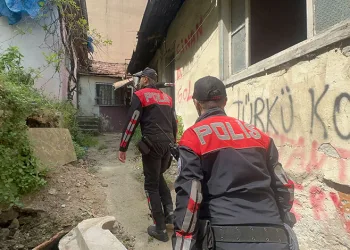 Bursa’da metruk binalara baskın