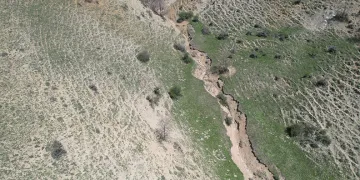 Tokat’ta kırılmanın olduğu fay hattı dron ile görüntülendi