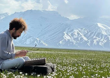 İsviçre’yi andıran manzarada santur keyfi