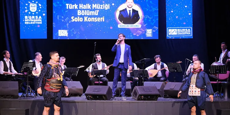 Bursalılar türkülerle coştu