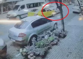 Bursa’da zincirleme kaza: 4 araç birbirine girdi