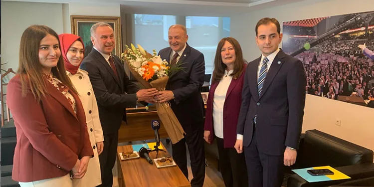 AK Parti’den İYİ Parti’ye bayram ziyareti