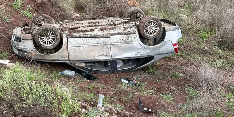 Adıyaman’da otomobil şarampole yuvarlandı