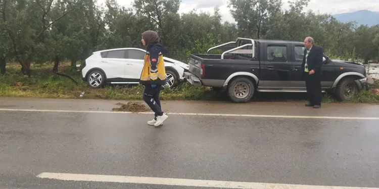 Düğün konvoyunda kaza: 3 yaralı