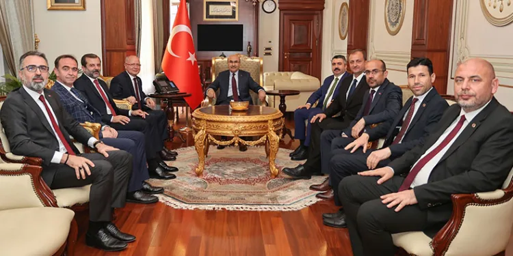 Mazbatalarını alan başkanlardan Demirtaş’a ziyaret