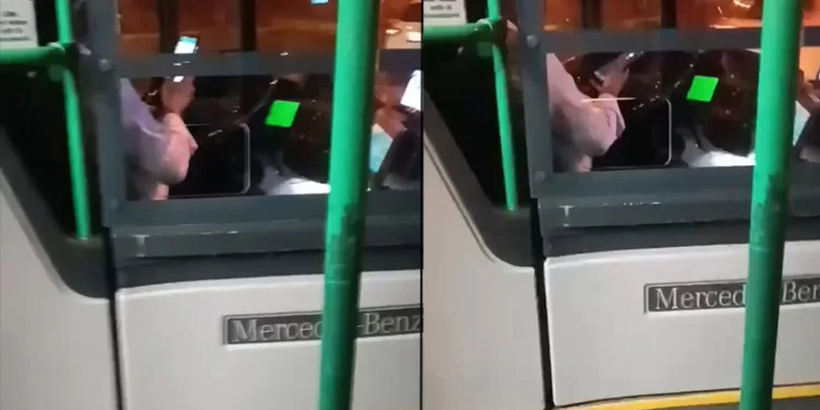 Telefonla oynayarak otobüs kullandı