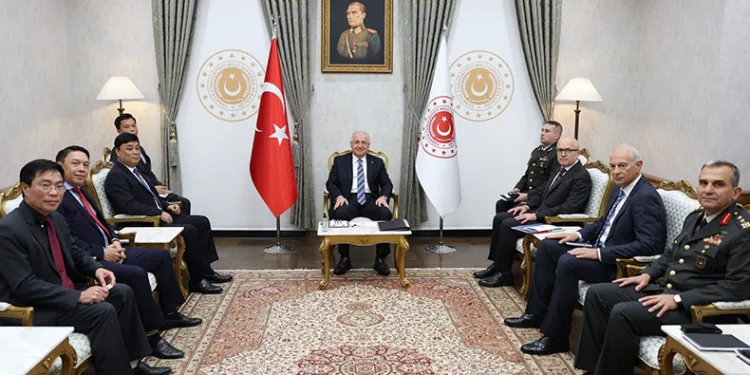 Bakan Güler, Korgeneral Tuan’ı kabul etti