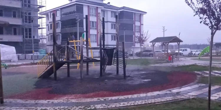 Parkı kundaklayan genç yakalandı