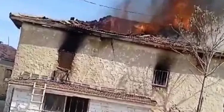 Boş ev kül oldu