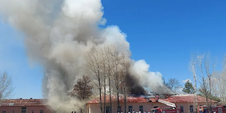 Erzurum Şeker Fabrikası’nda yangın