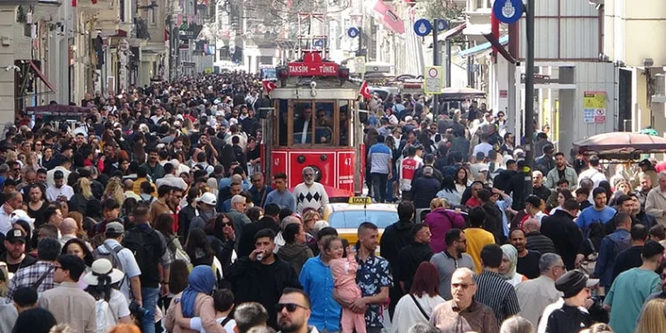 Taksim’de bayram yoğunluğu