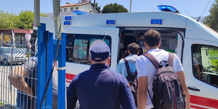 Gezi teknesinde yaralanınca tahliyesi yapıldı