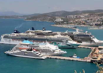Kuşadası’nda kruvaziyer bereketi yaşanıyor