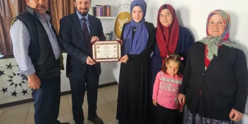 Simav’da 3 kız öğrenci hafız oldu