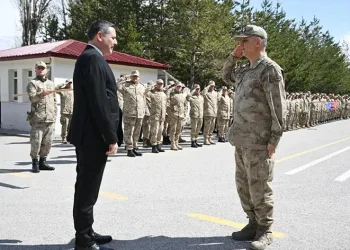 Mehmetçikle bayramlaşma