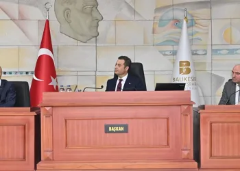 Başkan Ahmet Akın yöneticilerle ilk toplantısını yaptı
