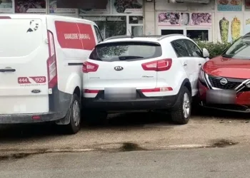 Kaygan yolda yaralamalı kaza