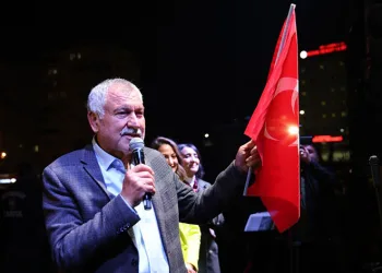 CHP hem büyükşehiri hem de 9 ilçeyi kazandı