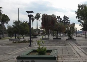 Kepenkler kapandı, şehir sessizliğe büründü