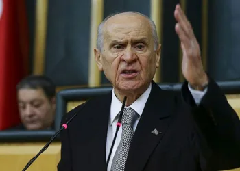“Dokunulmazlıklarının kaldırılması namus borcudur”