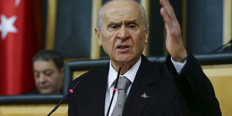“Dokunulmazlıklarının kaldırılması namus borcudur”