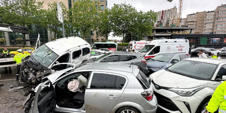 İstanbul’da zincirleme kaza