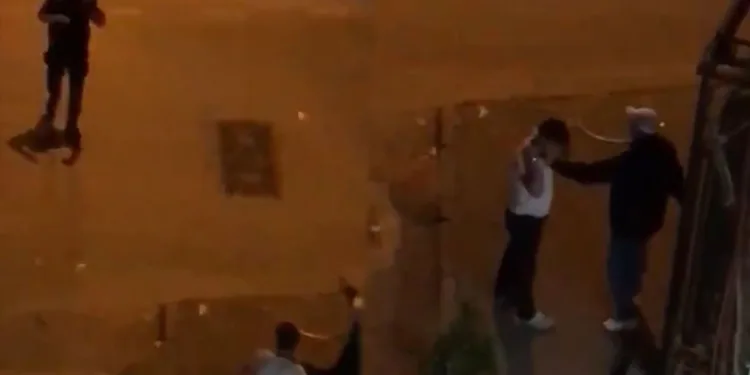 Babasıyla tartıştı, kardeşini rehin aldı