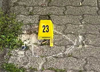 Küçükçekmece’de uzun namlulu silahlarla otele saldırı