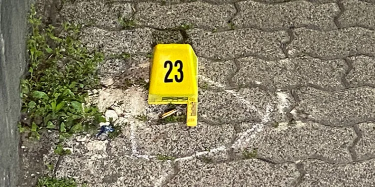 Küçükçekmece’de uzun namlulu silahlarla otele saldırı