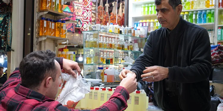 Bayramın vazgeçilmezi kolonyalara yoğun talep