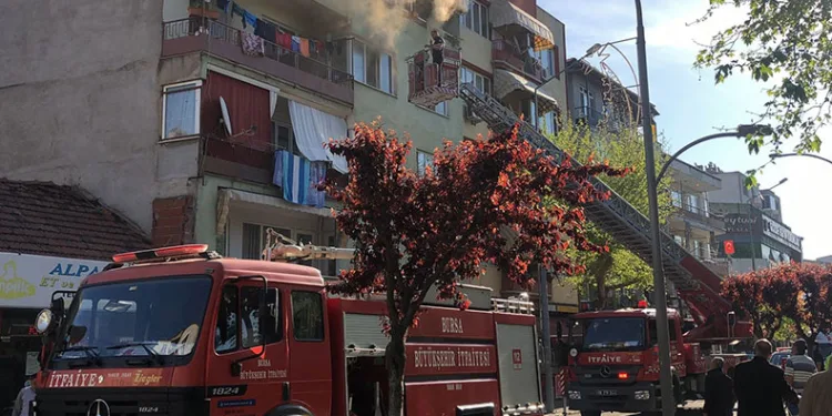 Bursa’da bir apartman dairesinde yangın