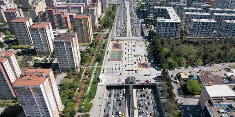 İstanbul’da trafik yoğunluğu havadan görüntülendi