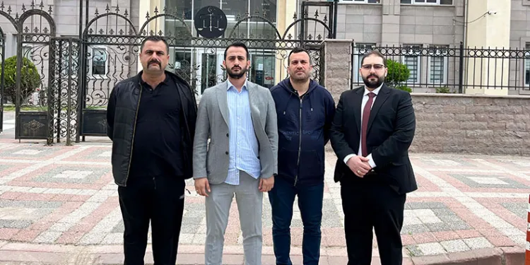 Kayıp mürettebatın ailelerinin feryadı
