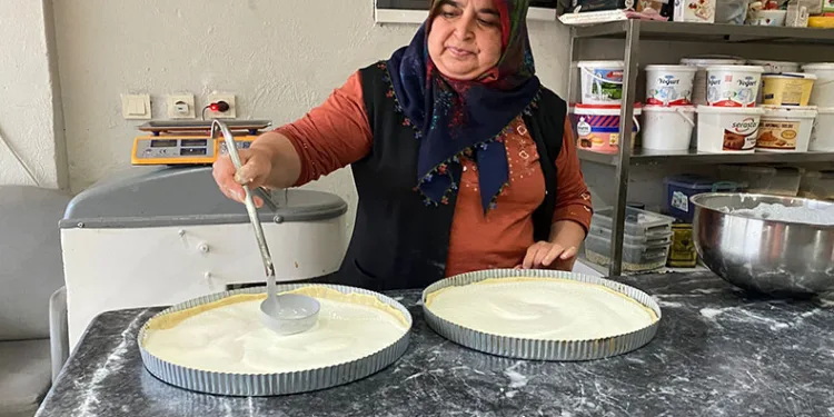 Geleneksel bayram lezzeti yoğurtlu kömbe