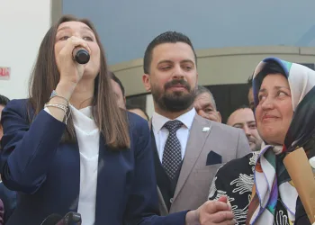 Yeni Başkan Durbay’ın annesinden gurur gözyaşları