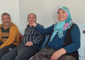 Fedakar anne, kendini kas hastası çocuklarına adadı