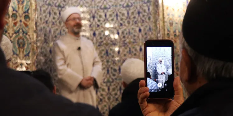 Ramazan ayının son teravih namazını Prof. Dr. Ali Erbaş kıldırdı