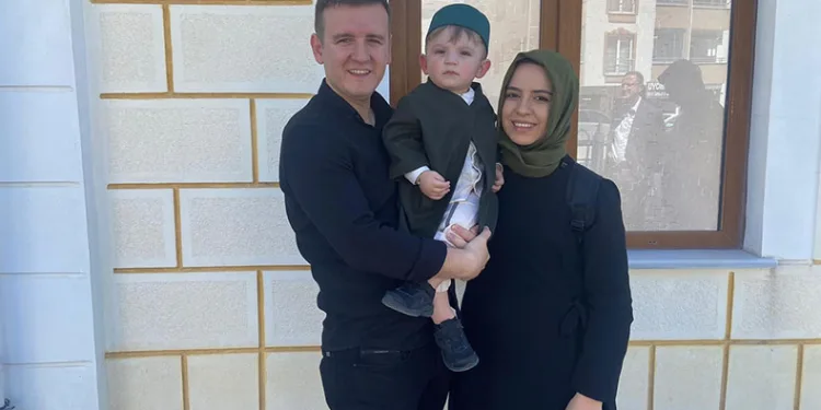 15 aylık olan minik Aslan umreye gitti