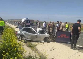 Bayram tatili yolunda feci kaza: Bir aile yok oldu