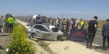 Bayram tatili yolunda feci kaza: Bir aile yok oldu