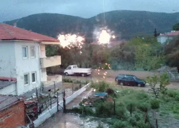 Elektrik tellerinin teması sonrası patlama yaşandı