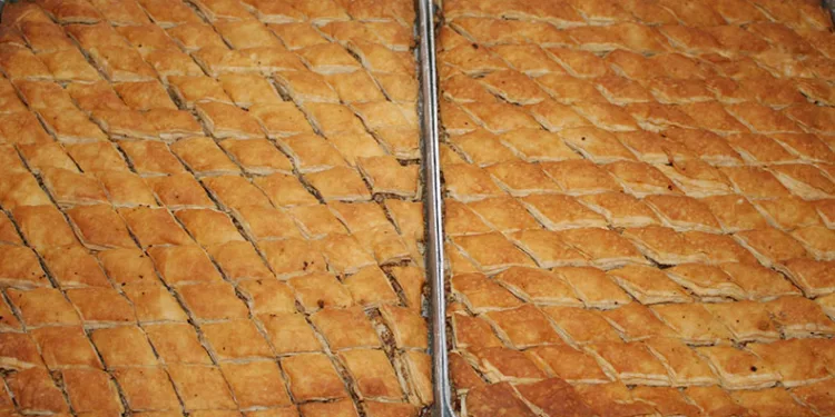 Bayram öncesi ev baklavalarına yoğun ilgi