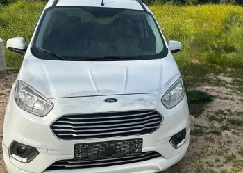 Bıçakla araç gasp eden şahıs yakalandı
