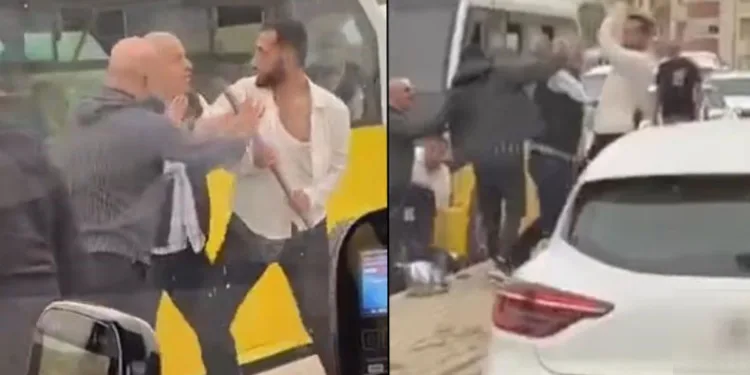 Minibüs şoförlerinin yumruklu sopalı kavgası kamerada