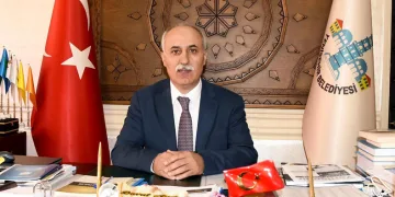 “Alnımız açık, başımız dik”